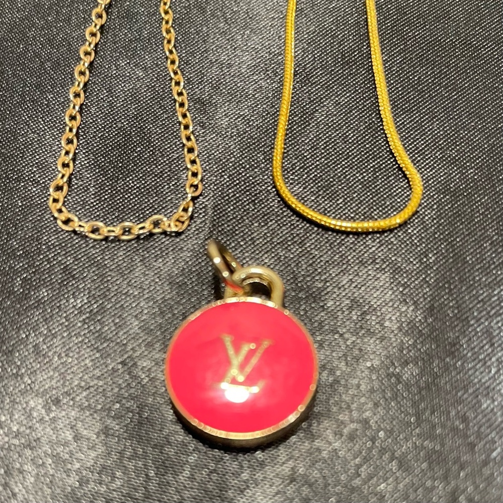 LV Pink and Gold Monogram Fashion Pendant - Picture 3 of 4